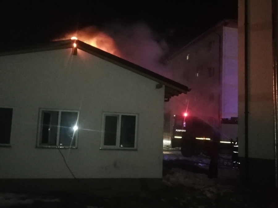 Incendiu produs la o centrală termică a unui bloc de locuinţe din localitatea Babadag