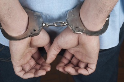 Tâlhari prinşi de poliţişti: Unii au atacat un taximetrist, alţii un adolescent