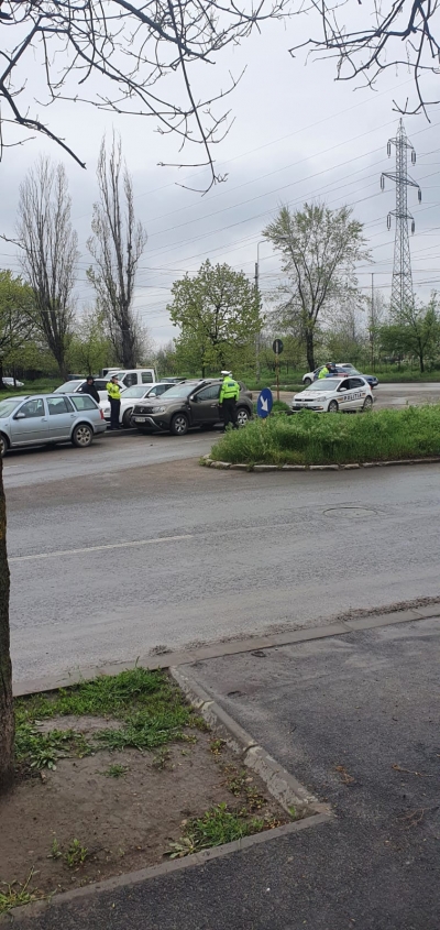 Băut, a adormit la volan în mijlocul străzii (VIDEO)