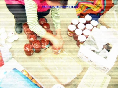Ţigări ascunse în icoană, sos de roşii şi roata de rezervă