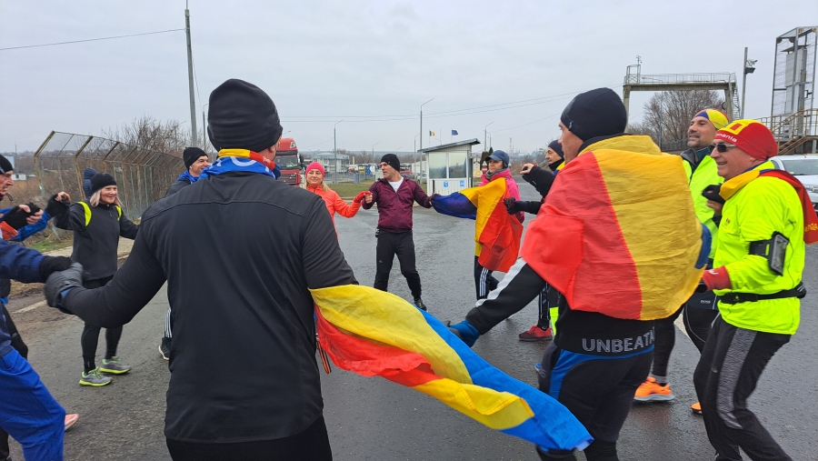 Sportivi din Galați și Brăila au încins hora la frontieră de Mica Unire (FOTO)