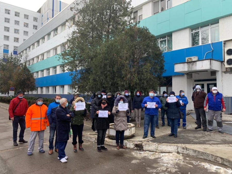 Protest la Spitalul Judeţean Galaţi. Angajaţii TESA cer mărirea salariilor