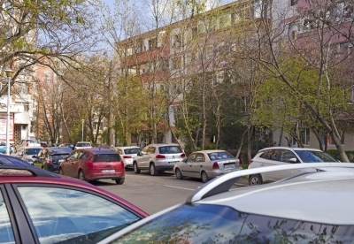 Au rămas fără loc de parcare atribuit pe motiv de neplată a abonamentului