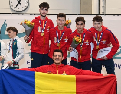 Aur continental pentru echipa de sabie a României