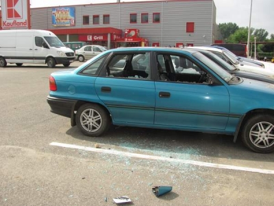 Maşină vandalizată. Din răzbunare?