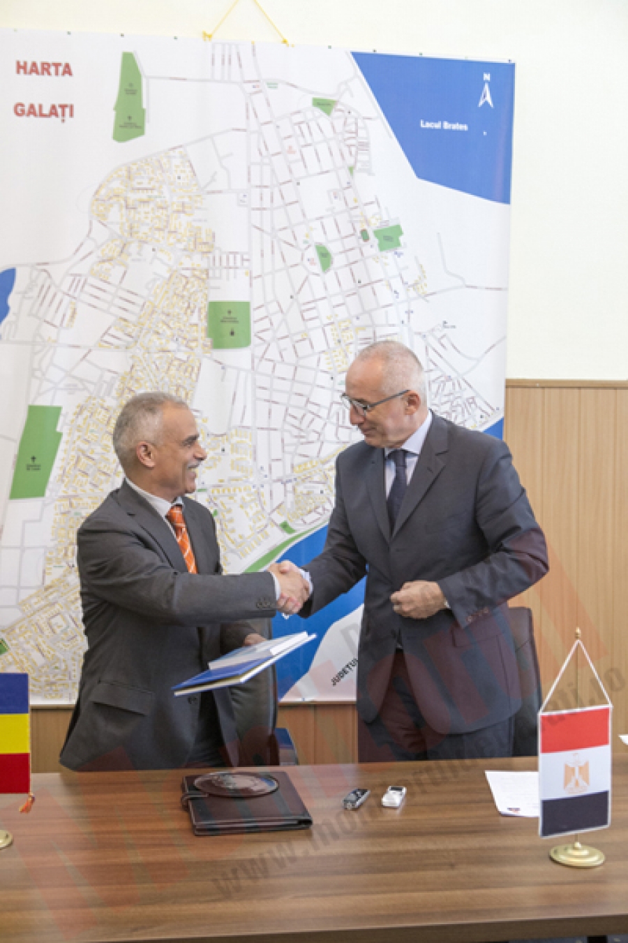 Oamenii de afaceri egipteni, invitaţi să investească la Galaţi
