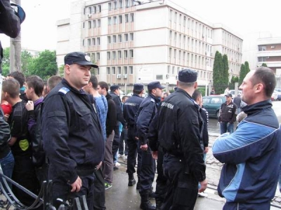 Bişniţar prins de jandarmi cu bilete la suprapreţ pentru meciul Oţelul-Timişoara
