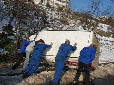 S-a răsturnat în şanţ