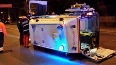 Autorul accidentului de ambulanţă, pus sub control judiciar