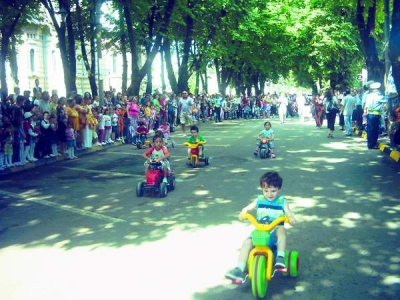 Concurs de triciclete, biciclete şi rollere de 1 iunie la Tecuci