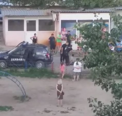 Un gălățean băut a semănat teroare într-un parc de copii (VIDEO)