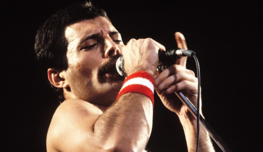 Freddie Mercury, omagiat de angajaţii unui aeroport