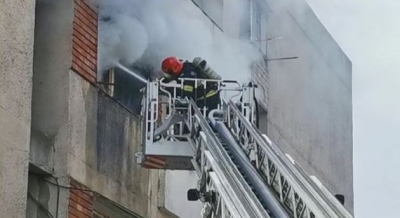 Arde puternic un apartament din str. Henry Coandă (UPDATE)