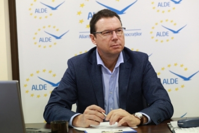 Cristian Dima (ALDE), faţă în faţă cu sindicaliştii de la ArcelorMittal Galaţi