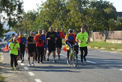 Jandarmii tulceni au dus în alergare şi pe bicicletă Ştafeta Veteranilor până la Brăila