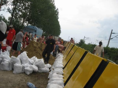 Dunărea a transformat Faleza Inferioară în loc de pescuit
