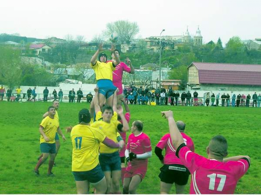 Seniorii nu-şi găsesc cadenţa, juniorii fac legea