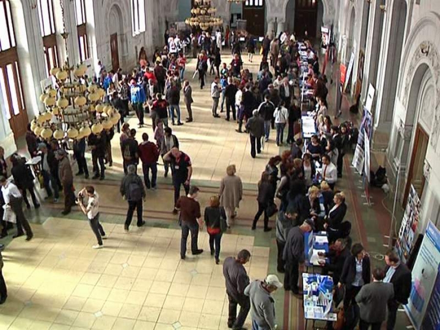 800 de posturi scoase la „vânzare”, însă doritorii nu s-au înghesuit la prima oră