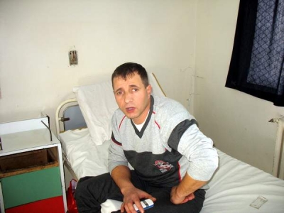 Scandal: Un patron de cârciumă acuză că a fost bătut de vameşi