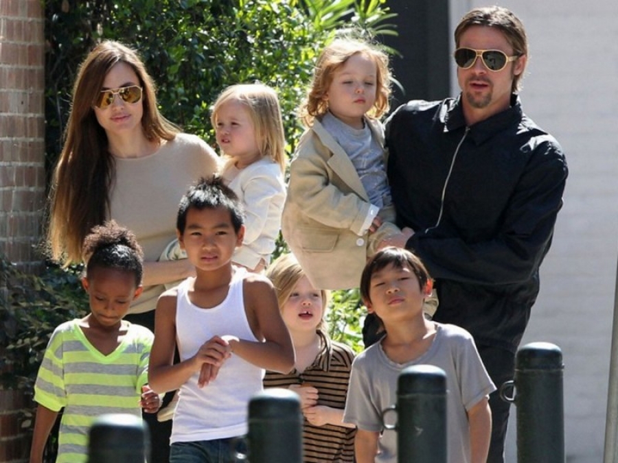 Angelina Jolie şi Brad Pitt renunţă la procesul privind custodia copiilor