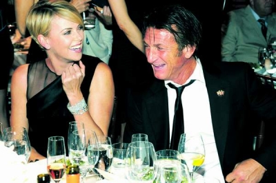 Charlize Theron şi Sean Penn se vor căsători în Africa de Sud