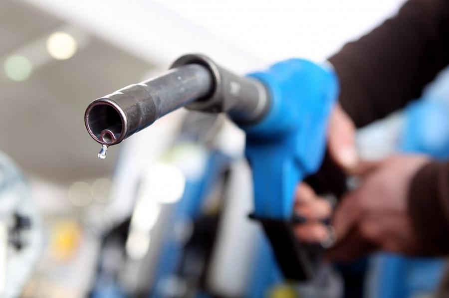 Carantina a adus o scădere cu 45% a cererii de benzină şi motorină în luna aprilie