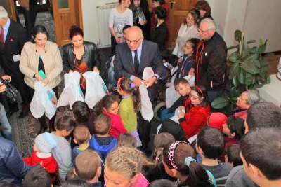 Bucurii aduse celor mici de Primăria Galaţi