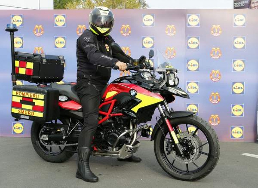 Lidl, cu ajutorul clienţilor săi, a donat 5 motociclete către SMURD