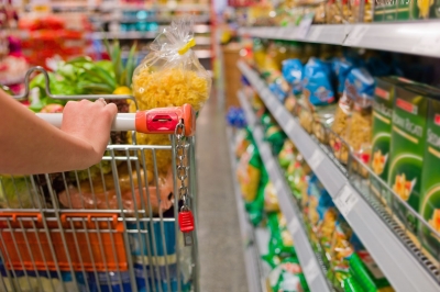 Ministerul Sănătăţii: Marile reţele comerciale vor lua măsuri pentru a se evita aglomerările în magazine