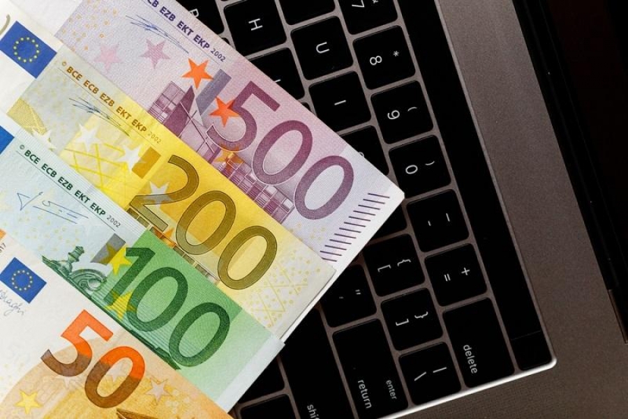 Cadrele didactice universitare pot primi sponsorizări de 5.000 euro prin Programul Bursele ANIS
