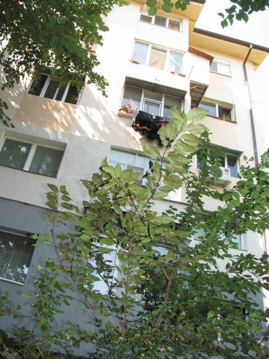 Adolescent de 15 ani, „în zbor” de la etajul 4 după prima petrecere