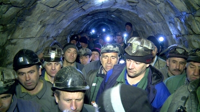 Premierul anunţă Legea Apelor Minerale şi a minerilor