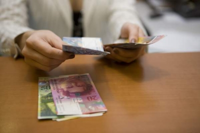 Îngheţarea cursului lei - franci elveţieni la credite devine realitate
