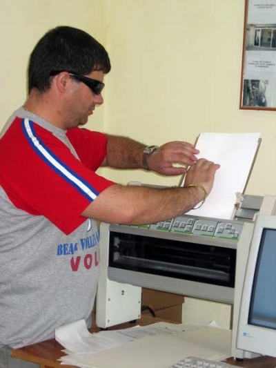 90% dintre românii cu probleme de vedere nu lucrează