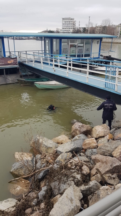 Căutări în Dunăre după o persoană dispărută (FOTO/VIDEO)