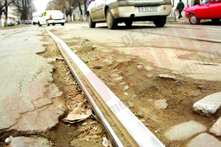 Autorităţile scapă de plata daunelor pentru gropile din asfalt