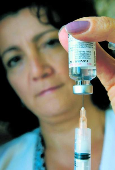 Vaccinul împotriva gripei protejează şi împotriva riscurilor cardiace