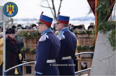 Jandarmii asigură ordinea publică la Bobotează