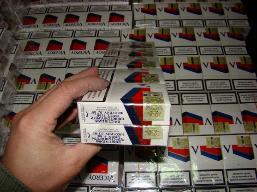 Introduceau ţigările de contrabandă în ţară cu barjele
