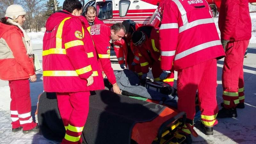Bărbat de la Cuca salvat cu elicopterul