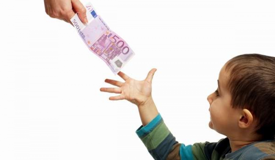 Copiii români au printre cei mai puţini bani de buzunar din Europa