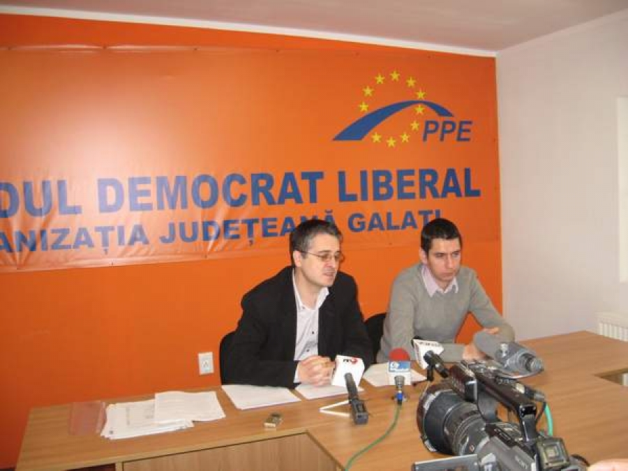 Război politic pentru furnizarea apei şi căldurii gălăţenilor