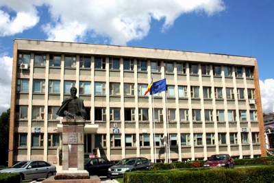 Primarul Tecuciului promite o sală adecvată pentru şedinţele Consiliului Local