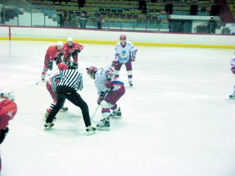 Hocheiştii de la CSM Dunărea s-au calificat în barajul pentru semifinale