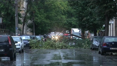 Ultimă oră: Situaţie alarmantă în urma fenomenele meteorologice periculoase de marţi