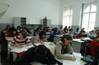 Românii sunt repetenţii Europei la educaţie