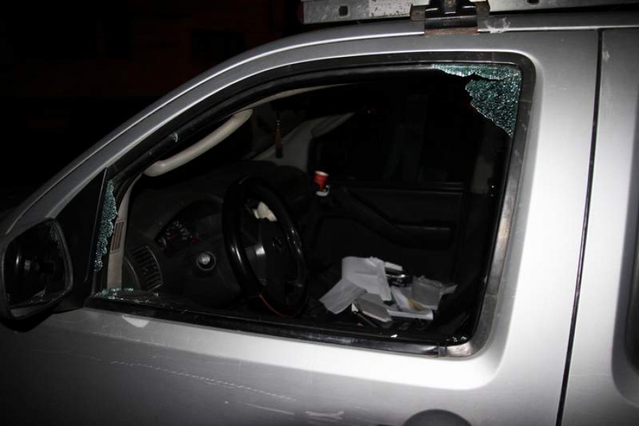 Hoţi din autoturisme, prinşi de poliţiştii locali