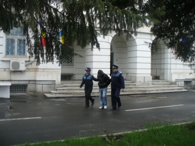 Bârlădeanul care a dat cu sprayul lacroimogen în Urgenţă e arestat