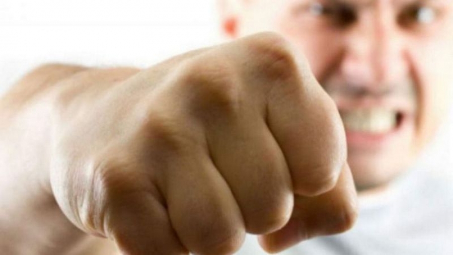 Băut, a încălcat ordinul de protecţie şi s-a ales cu dosar penal