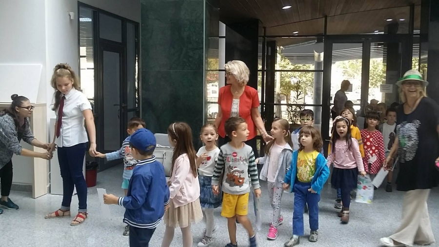 Şcolarii şi preşcolarii gălăţeni îşi spun cuvântul la Primărie